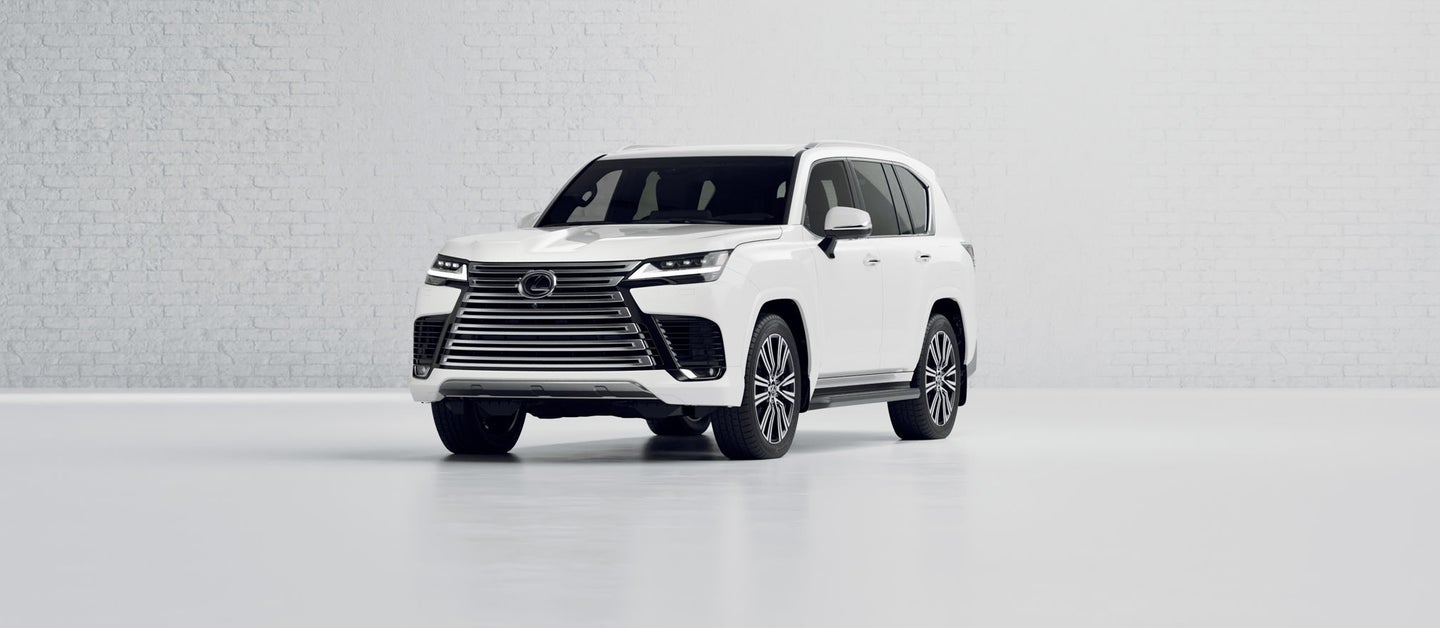 Lexus GAS with Ultra White EXTERIOR, 22-inch forged alloy wheels with machined finish angle 1 