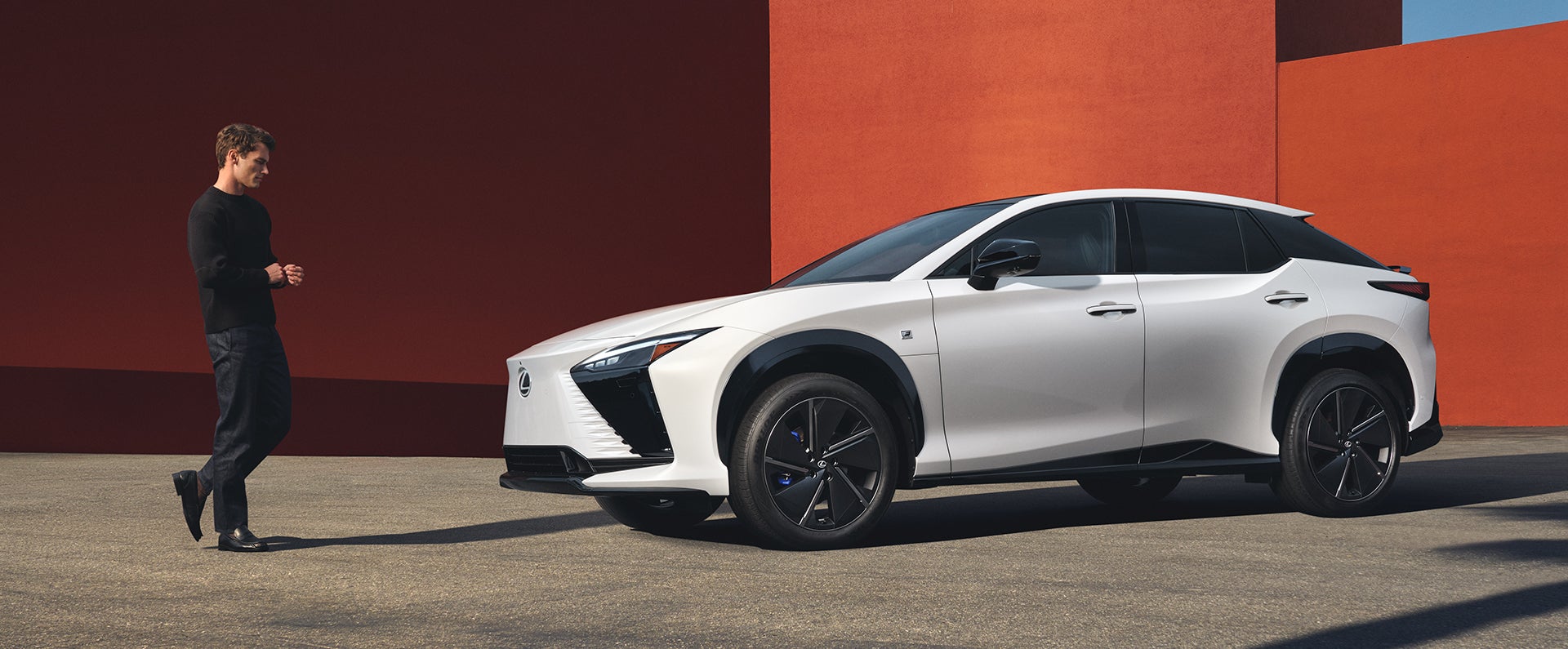 Lexus RZ 350e shown in Oxygen White.
